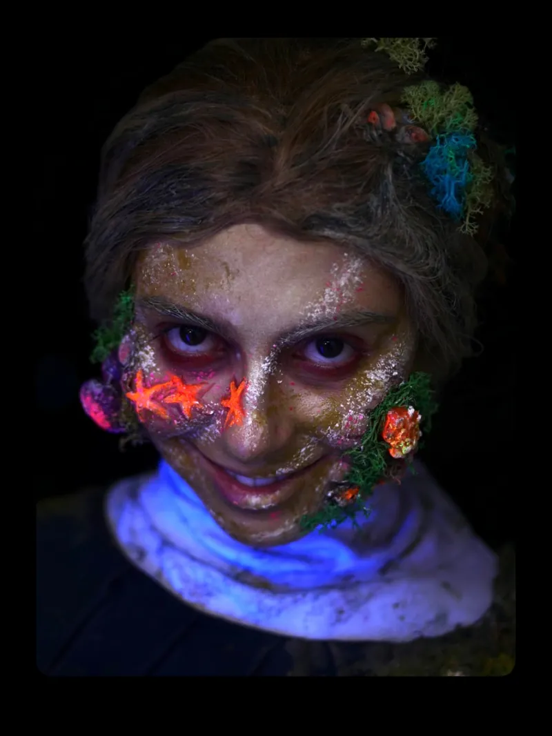 Le maquillage sous lumière noire